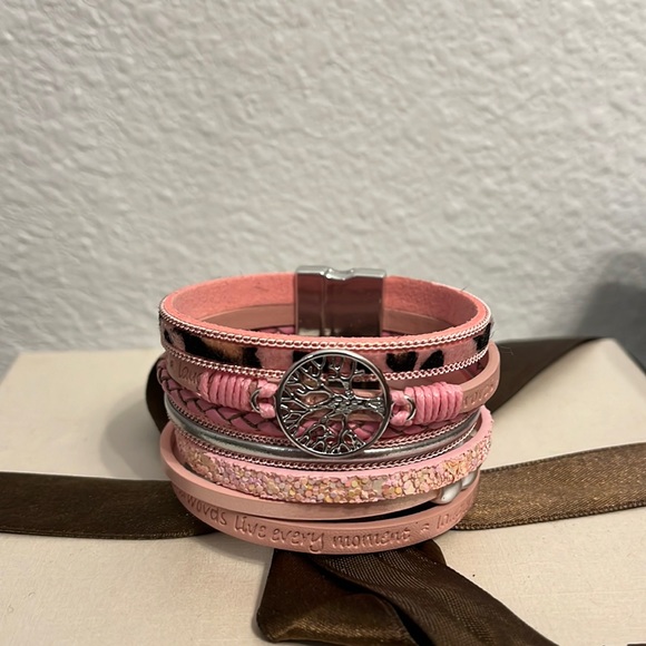 Jewelry - Tree of Life Leather Multi-Layer Wraps Bracelet.